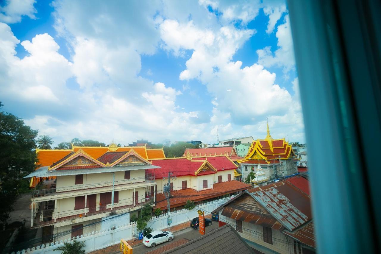 Champion Boutique Hotel Vientiane Exterior photo