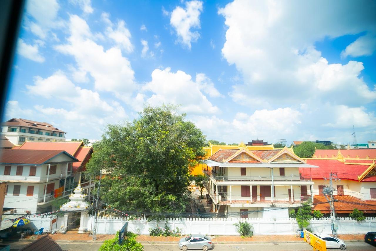 Champion Boutique Hotel Vientiane Exterior photo